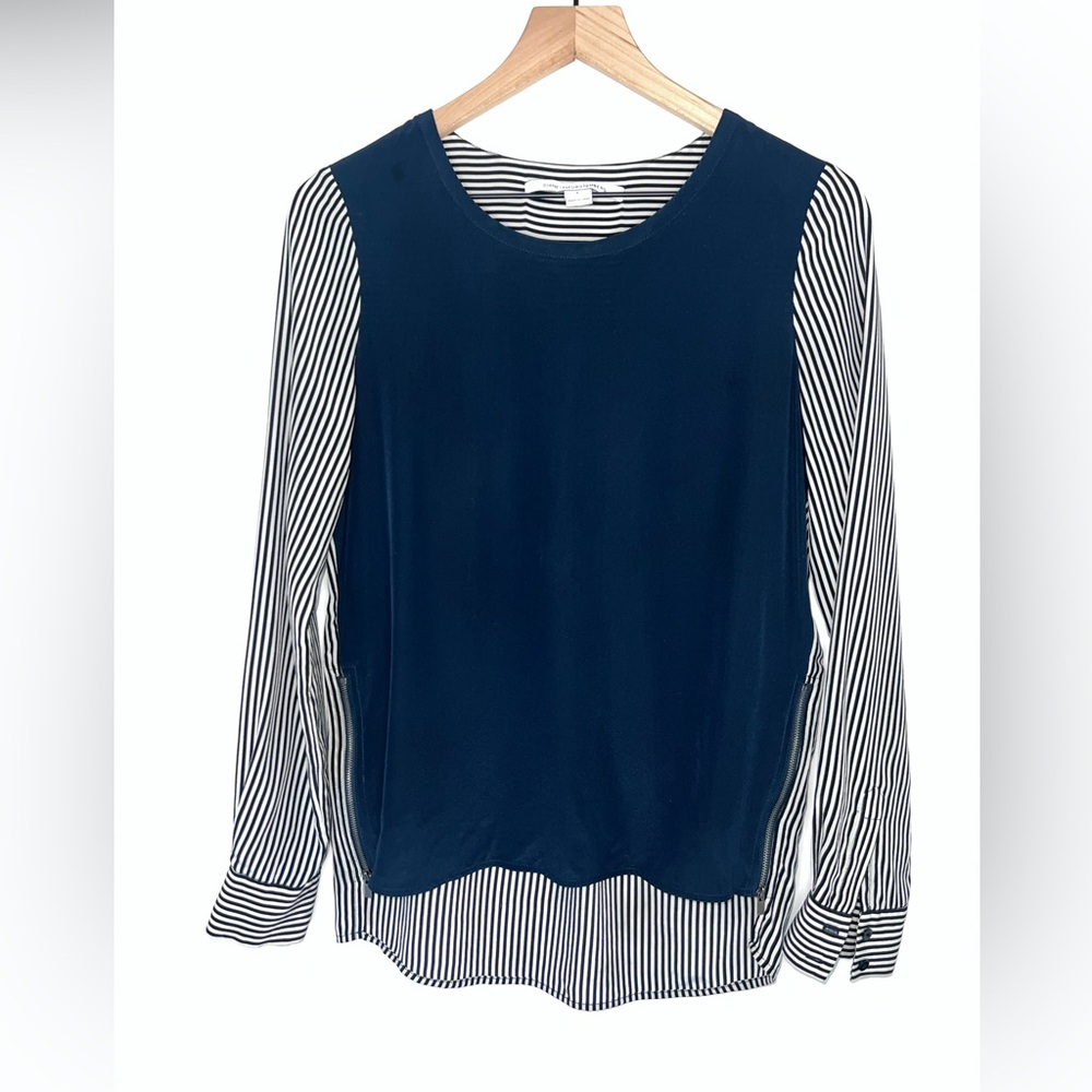 DIANE VON FURSTENBURG navy striped 100% silk top size 2, zipper colorblock